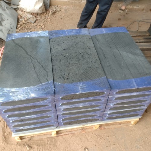 Lava stone (grey basalt nature) 200 * 600 * 12 mm, 300 * 600 * 12 mm (wood pallet)