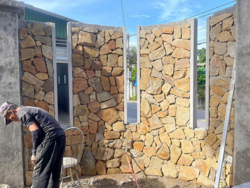 Đá rối vàng ánh kim (ốp tường - lát sân)